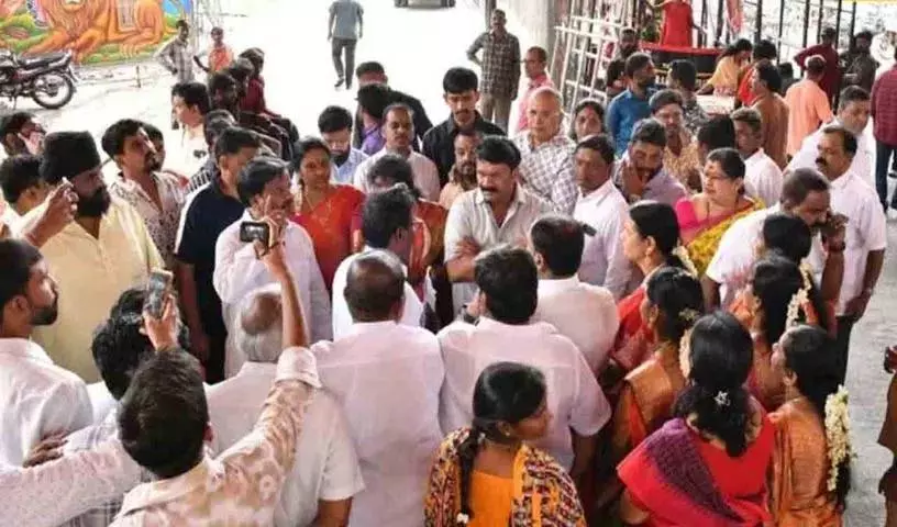 शादी के टिकटों में कटौती पर आक्रोश शादी के टिकटों में कटौती पर आक्रोश