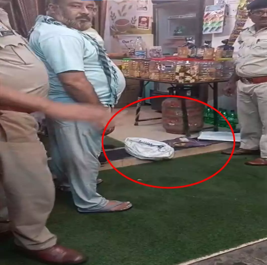 CG BREAKING: चोरी मामलें में रायगढ़ पुलिस को मिली बड़ी सफलता CG BREAKING: चोरी मामलें में रायगढ़ पुलिस को मिली बड़ी सफलता