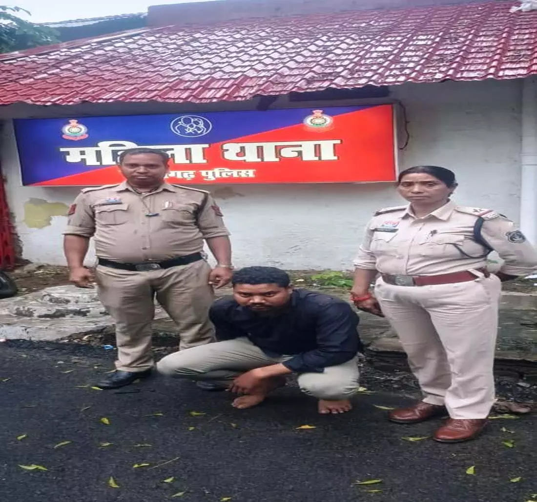 CG: शादी का झांसा देकर युवती से किया रेप, आरोपी गिरफ्तार CG: शादी का झांसा देकर युवती से किया रेप, आरोपी गिरफ्तार