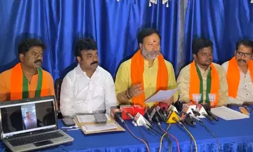 TTD बोर्ड के सदस्य ने आयुर्वेद फार्मेसी उपकरण खरीद में भ्रष्टाचार का आरोप लगाया TTD बोर्ड के सदस्य ने आयुर्वेद फार्मेसी उपकरण खरीद में भ्रष्टाचार का आरोप लगाया