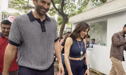मेट्रो...इन डिनो: सारा अली खान, Aditya Roy Kapur ने मुंबई मेट्रो में प्रशंसकों के साथ यात्रा की मेट्रो...इन डिनो: सारा अली खान, Aditya Roy Kapur ने मुंबई मेट्रो में प्रशंसकों के साथ यात्रा की