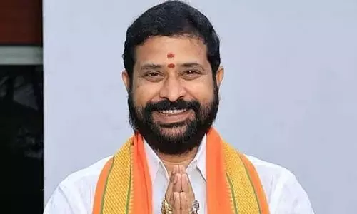 निष्कासित YSRCP MLC पूछताछ के लिए पेश हुए