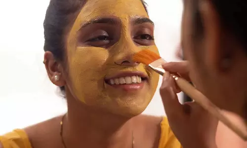 Skin Care Tips: स्क्रब के बाद फेस पैक लगाना क्यों है जरूरी Skin Care Tips: स्क्रब के बाद फेस पैक लगाना क्यों है जरूरी