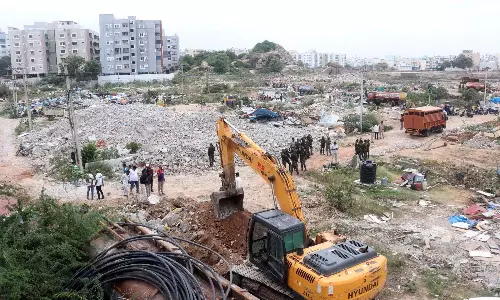 HYDRAA ने सुन्नम चेरुवु में अवैध बोरवेल पर कार्रवाई की
