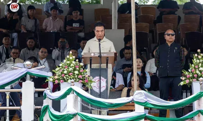 Mizoram CM ने शरणार्थियों से स्थानीय कानूनों और परंपराओं का सम्मान करने का आग्रह Mizoram CM ने शरणार्थियों से स्थानीय कानूनों और परंपराओं का सम्मान करने का आग्रह