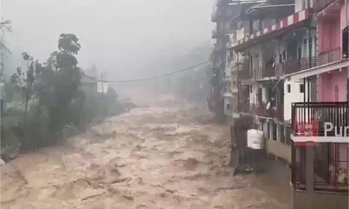 Himachal: घर में सो रहा था परिवार, अचानक बाढ़ में समा गया, 7 लोग लापता