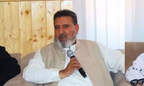 महिला सशक्तिकरण सुनिश्चित करने के लिए अपनी पार्टी का स्पष्ट दृष्टिकोण: Altaf Bukhari महिला सशक्तिकरण सुनिश्चित करने के लिए अपनी पार्टी का स्पष्ट दृष्टिकोण: Altaf Bukhari