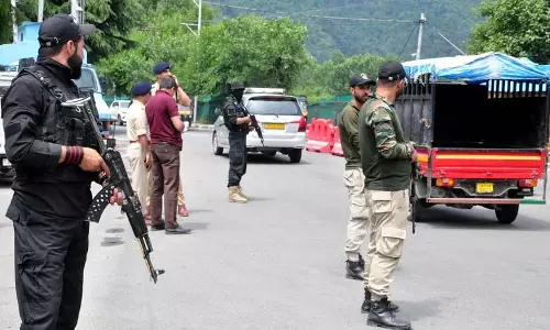 तीर्थयात्रा से पहले श्रीनगर-जम्मू राष्ट्रीय राजमार्ग पर सुरक्षा के पुख्ता इंतजाम तीर्थयात्रा से पहले श्रीनगर-जम्मू राष्ट्रीय राजमार्ग पर सुरक्षा के पुख्ता इंतजाम