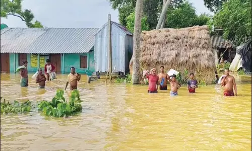 उत्तरी ओडिशा में बाढ़: गांव संपर्क से कटे, फसलें जलमग्न, सड़कें क्षतिग्रस्त