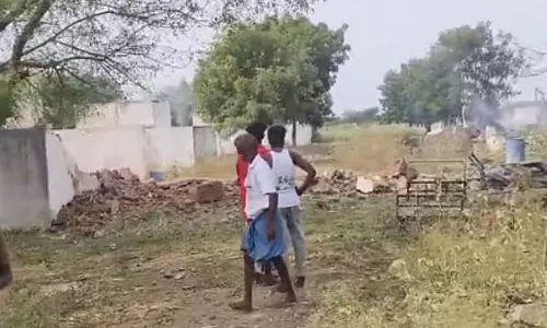 शिवकाशी पटाखा फैक्ट्री में विस्फोट: 5 की मौत शिवकाशी पटाखा फैक्ट्री में विस्फोट: 5 की मौत