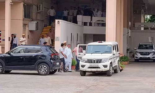 संपत सिंह ने नियामक पैनल द्वारा बिजली दरों में बढ़ोतरी को चुनौती दी संपत सिंह ने नियामक पैनल द्वारा बिजली दरों में बढ़ोतरी को चुनौती दी