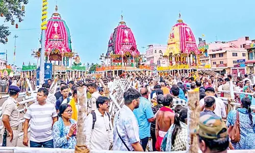 Odisha : सिंहासन पर भगवान जगन्नाथ