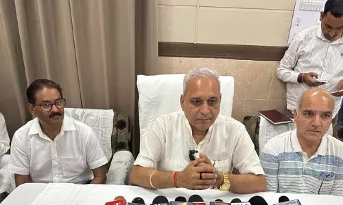 लोक निर्माण मंत्री ने कहा साल के अंत तक 5,000 किलोमीटर क्षतिग्रस्त सड़कों की मरम्मत कर दी जाएगी लोक निर्माण मंत्री ने कहा साल के अंत तक 5,000 किलोमीटर क्षतिग्रस्त सड़कों की मरम्मत कर दी जाएगी