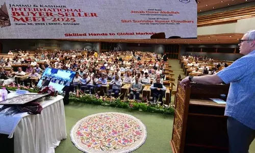 कश्मीरी कारीगरों को वैश्विक बाजार से जोड़ने हेतु क्रेता-विक्रेता बैठकें कश्मीरी कारीगरों को वैश्विक बाजार से जोड़ने हेतु क्रेता-विक्रेता बैठकें