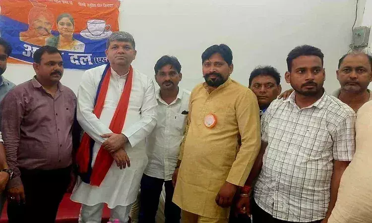 Farrukhabad: संदीप कुर्मी के ढाबा पर पहुंचे मंत्री आशीष पटेल Farrukhabad: संदीप कुर्मी के ढाबा पर पहुंचे मंत्री आशीष पटेल