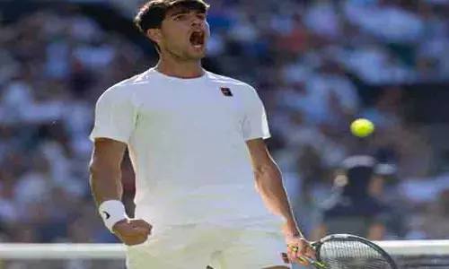 Wimbledon 2025: कार्लोस अल्काराज़ ने पांच सेटों में फोगनिनी को हराया