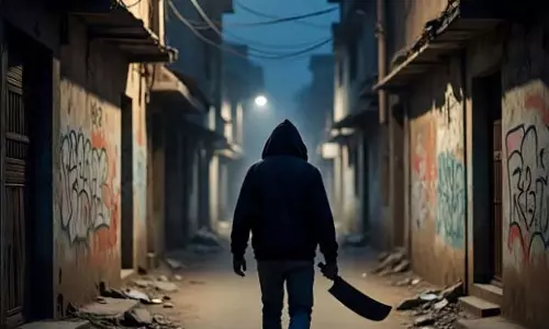 अपराध स्थल बना बरामदा: पूजा से वंचित युवक की मौत अपराध स्थल बना बरामदा: पूजा से वंचित युवक की मौत