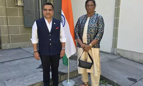 हर्ष सांघवी, PT उषा और शीर्ष अधिकारियों ने लुसाने में महत्वपूर्ण बैठकें कीं हर्ष सांघवी, PT उषा और शीर्ष अधिकारियों ने लुसाने में महत्वपूर्ण बैठकें कीं