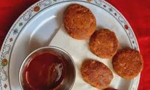 Soya Chunks Cutlet Recipe: मिनटों में बनाएं क्रिस्पी और टेस्टी सोया कटलेट, जानें आसान तरीका Soya Chunks Cutlet Recipe: मिनटों में बनाएं क्रिस्पी और टेस्टी सोया कटलेट, जानें आसान तरीका