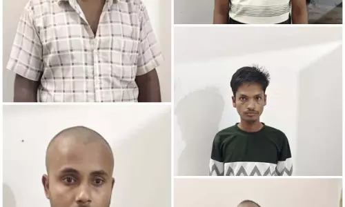 ओवरब्रिज के नीचे 5 जुआरी गिरफ्तार, नकदी और मोबाइल जब्त