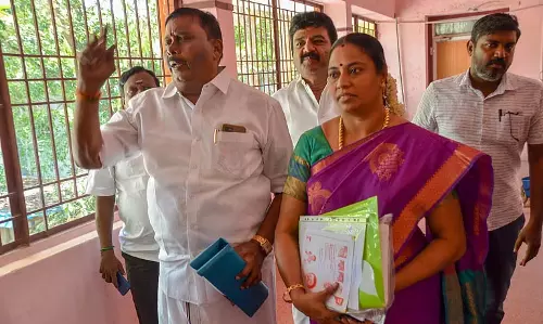 AIADMK की टिप्पणी पर अन्नाद्रमुक पार्षदों ने बैठक से वॉकआउट किया