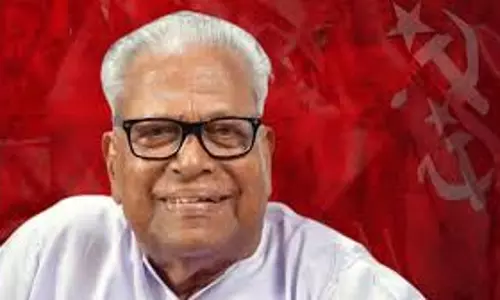 Kerala: वीएस की हालत गंभीर, मेडिकल टीम की आपात बैठक संभावित Kerala: वीएस की हालत गंभीर, मेडिकल टीम की आपात बैठक संभावित