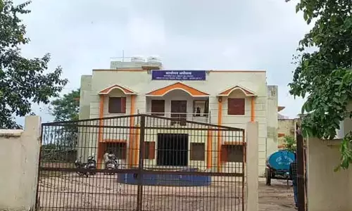 बाथरूम लगने का बहाना कर बाल अपराधी भागे