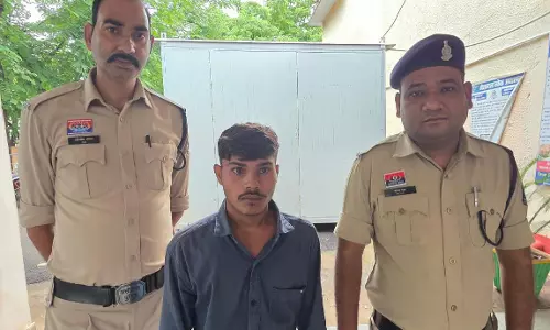 खेल मैदान में चाकू से डराया लोगों को, बदमाश गिरफ्तार खेल मैदान में चाकू से डराया लोगों को, बदमाश गिरफ्तार