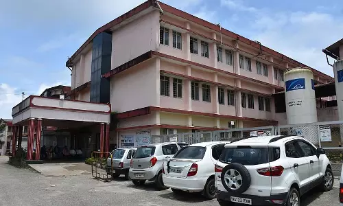 डॉक्टर्स डे: चिकित्सा पेशा कई समस्याओं से ग्रस्त है