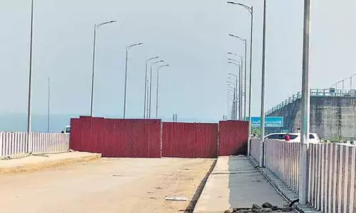 Telangana : मंत्री के साथ बैठक में बैराजों में सेकेंट पाइल्स पर निर्णय लिया गया Telangana : मंत्री के साथ बैठक में बैराजों में सेकेंट पाइल्स पर निर्णय लिया गया