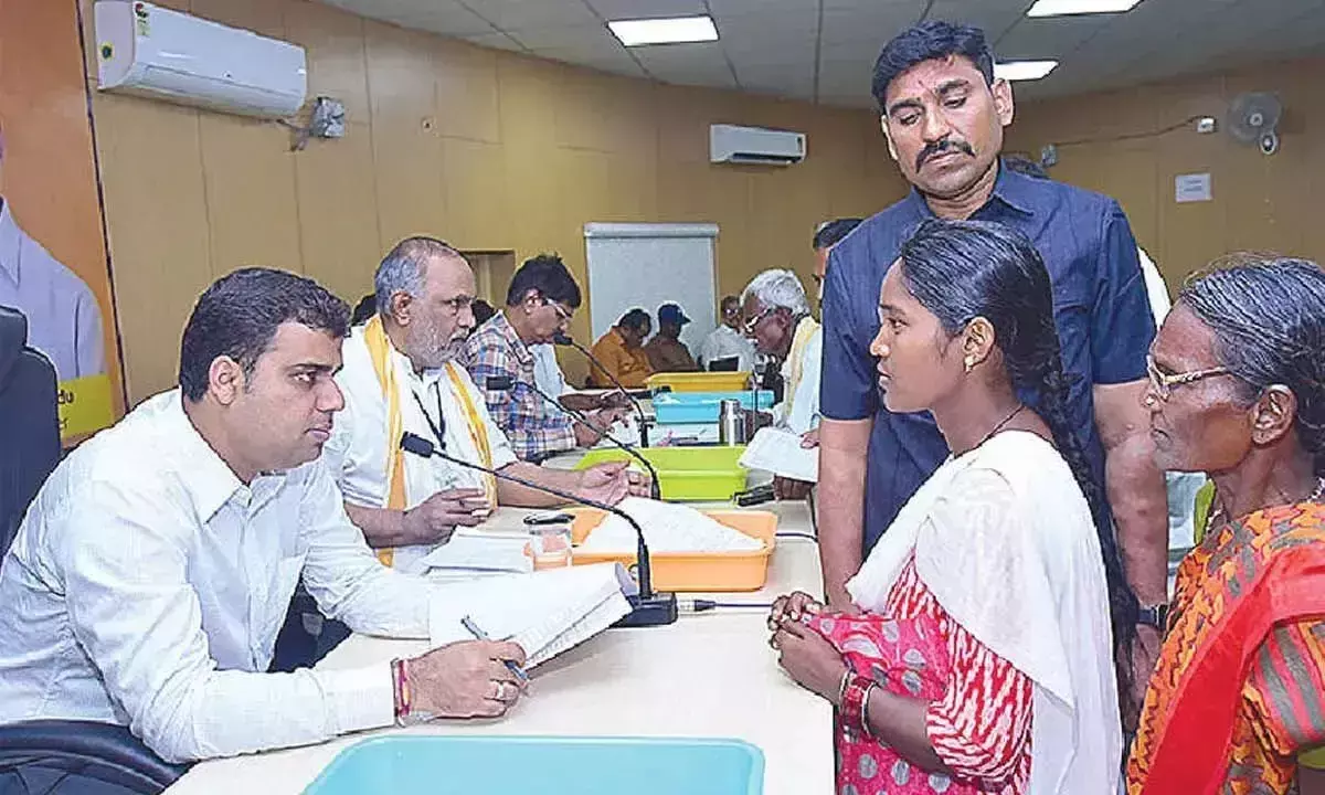 Andhra: याचिकाकर्ताओं के लिए गुणवत्तापूर्ण शिकायत निवारण सुनिश्चित करें: कलेक्टर