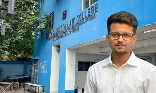 कस्बा मामले में मनोजीत के खिलाफ कार्रवाई जारी, नौकरी से भी हटाया गया कस्बा मामले में मनोजीत के खिलाफ कार्रवाई जारी, नौकरी से भी हटाया गया