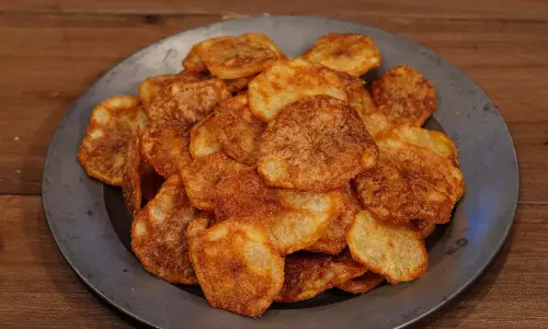 बारिश के मौसम में बनाएं क्रिस्पी आलू चॉप्स, जानें आसान रेसिपी बारिश के मौसम में बनाएं क्रिस्पी आलू चॉप्स, जानें आसान रेसिपी