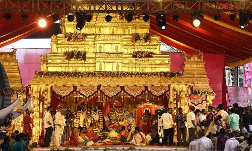 बालकमपेट येलम्मा मंदिर में कल्याणोत्सवम की धूम, भक्तों की भीड़ उमड़ी बालकमपेट येलम्मा मंदिर में कल्याणोत्सवम की धूम, भक्तों की भीड़ उमड़ी