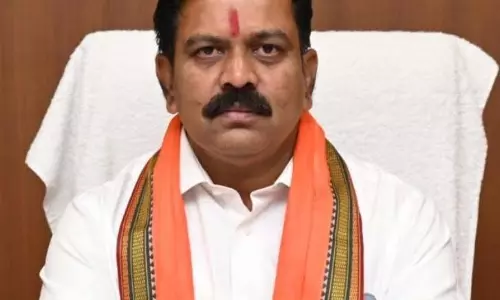 शहीदों के परिजनों को मिलेगा विभाग चुनने का विकल्प, CM साय का आभार: विजय शर्मा शहीदों के परिजनों को मिलेगा विभाग चुनने का विकल्प, CM साय का आभार: विजय शर्मा