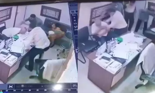 Agra: क्लिनिक में चेक-अप के दौरान 75 वर्षीय व्यक्ति को दिल का दौरा पड़ा Agra: क्लिनिक में चेक-अप के दौरान 75 वर्षीय व्यक्ति को दिल का दौरा पड़ा