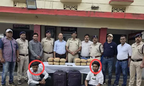 रेलवे स्टेशन पर गांजा तस्करी का भंडाफोड़, 3 लाख से अधिक का माल जब्त रेलवे स्टेशन पर गांजा तस्करी का भंडाफोड़, 3 लाख से अधिक का माल जब्त