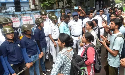 मनोजीत की नौकरी समाप्त, प्रमित-जिब को निष्कासन मनोजीत की नौकरी समाप्त, प्रमित-जिब को निष्कासन
