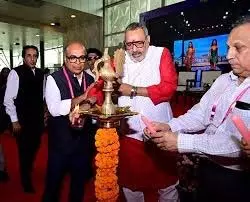 कपड़ा मंत्री ने भारत अंतर्राष्ट्रीय परिधान मेले का उद्घाटन किया कपड़ा मंत्री ने भारत अंतर्राष्ट्रीय परिधान मेले का उद्घाटन किया