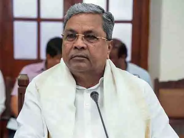 Karnataka: सिद्धारमैया ने रेलवे किराया वृद्धि की निंदा की Karnataka: सिद्धारमैया ने रेलवे किराया वृद्धि की निंदा की