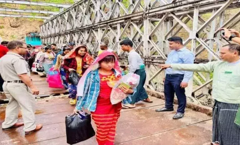 भारत की नई नीति के बाद Manipur से 5,000 म्यांमार शरणार्थी लौटे भारत की नई नीति के बाद Manipur से 5,000 म्यांमार शरणार्थी लौटे