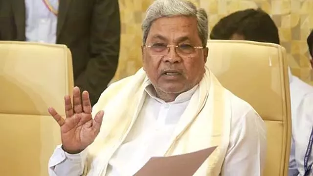 रेलवे टिकट मूल्य वृद्धि तत्काल वापस लें: राज्य BJP नेताओं की चुप्पी निंदनीय: सिद्धारमैया रेलवे टिकट मूल्य वृद्धि तत्काल वापस लें: राज्य BJP नेताओं की चुप्पी निंदनीय: सिद्धारमैया