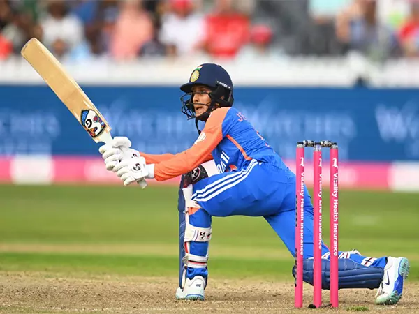 Second T20 match: भारतीय महिला टीम ने इंग्लैंड को 24 रन से हराया Second T20 match: भारतीय महिला टीम ने इंग्लैंड को 24 रन से हराया
