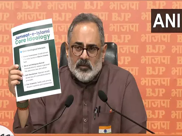 कांग्रेस ने तुष्टीकरण की राजनीति के लिए जमात-ए-इस्लामी के साथ गठबंधन किया: Kerala BJP Chief कांग्रेस ने तुष्टीकरण की राजनीति के लिए जमात-ए-इस्लामी के साथ गठबंधन किया: Kerala BJP Chief