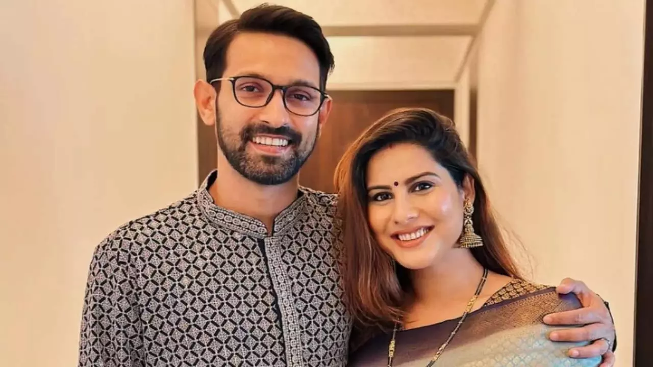 मिलिए विक्रांत मैसी की इंजीनियर से अभिनेत्री बनी पत्नी से मिलिए विक्रांत मैसी की इंजीनियर से अभिनेत्री बनी पत्नी से