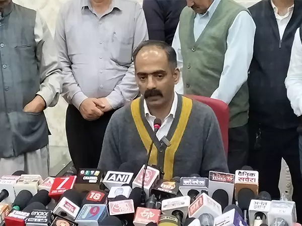 अनिरुद्ध सिंह ने NHAI मारपीट से किया इनकार, गडकरी से बैठक की मांग अनिरुद्ध सिंह ने NHAI मारपीट से किया इनकार, गडकरी से बैठक की मांग