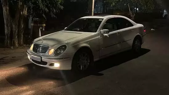 Delhi : पुरानी लग्ज़री कारों पर प्रतिबंध से कार प्रेमियों में रोष Delhi : पुरानी लग्ज़री कारों पर प्रतिबंध से कार प्रेमियों में रोष