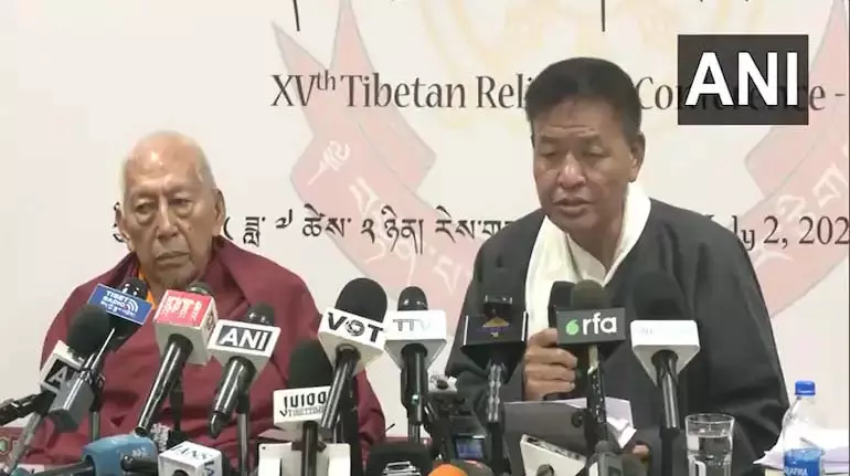 तिब्बती नेताओं ने दलाई लामा के पुनर्जन्म में चीन के हस्तक्षेप की निंदा की तिब्बती नेताओं ने दलाई लामा के पुनर्जन्म में चीन के हस्तक्षेप की निंदा की