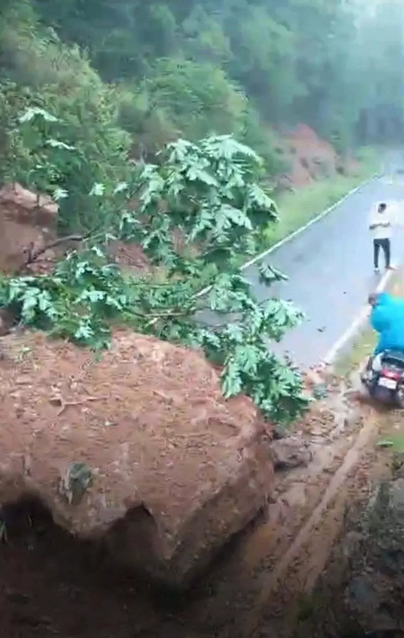 लगातार बारिश से Palampur और बैजनाथ में जनजीवन अस्त-व्यस्त लगातार बारिश से Palampur और बैजनाथ में जनजीवन अस्त-व्यस्त