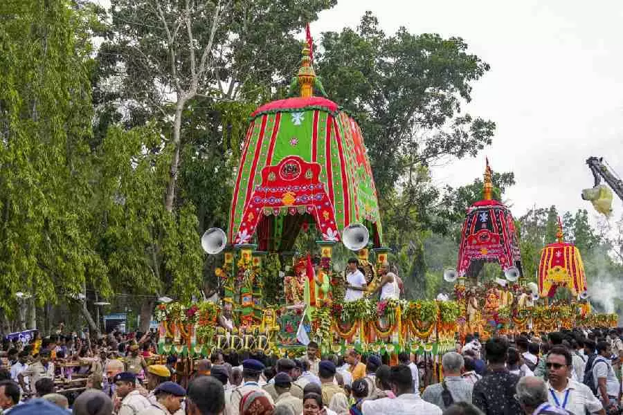 दीघा की घटना के बाद वापसी यात्रा से पहले PWD रथ की गड़बड़ी ठीक करेगा दीघा की घटना के बाद वापसी यात्रा से पहले PWD रथ की गड़बड़ी ठीक करेगा